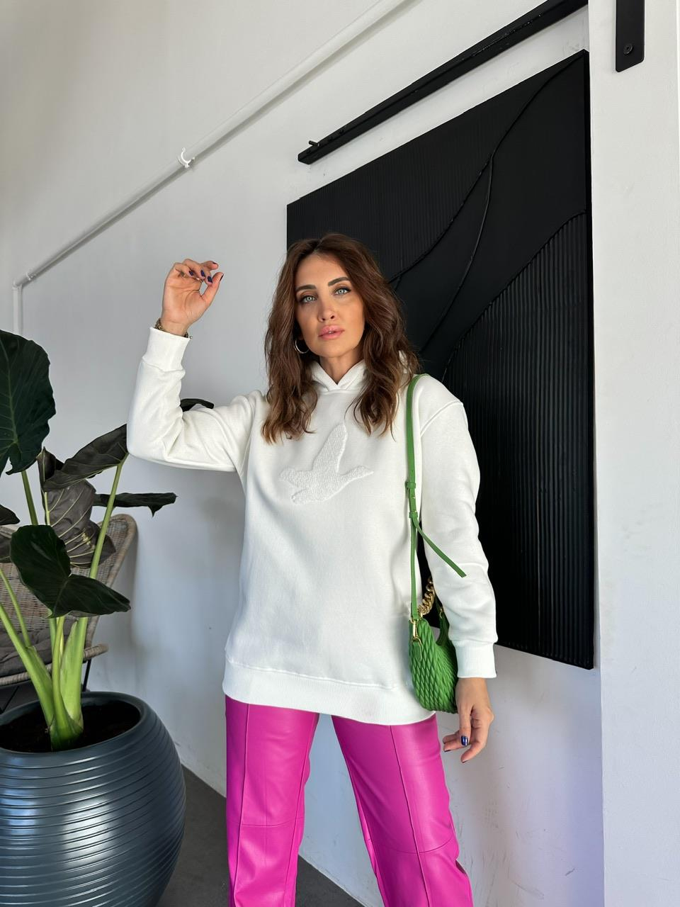 Beyaz Kuş Figürlü Kapşonlu Sweatshirt