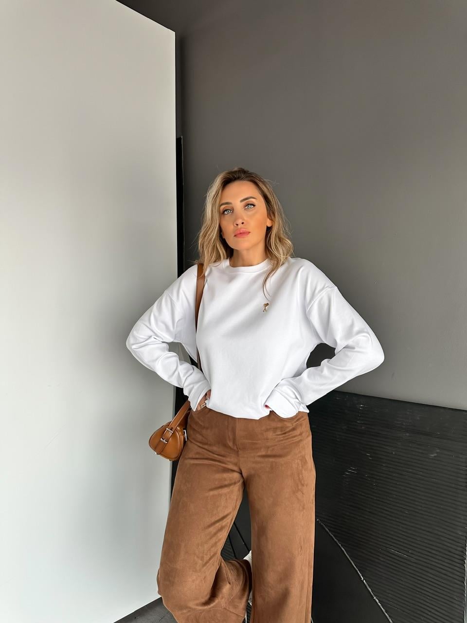 Beyaz Logolu Marka Model Sweatshirt