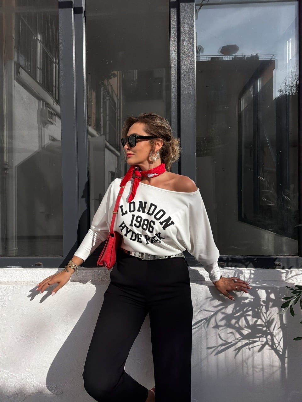Beyaz London Tek Omuz Tshirt