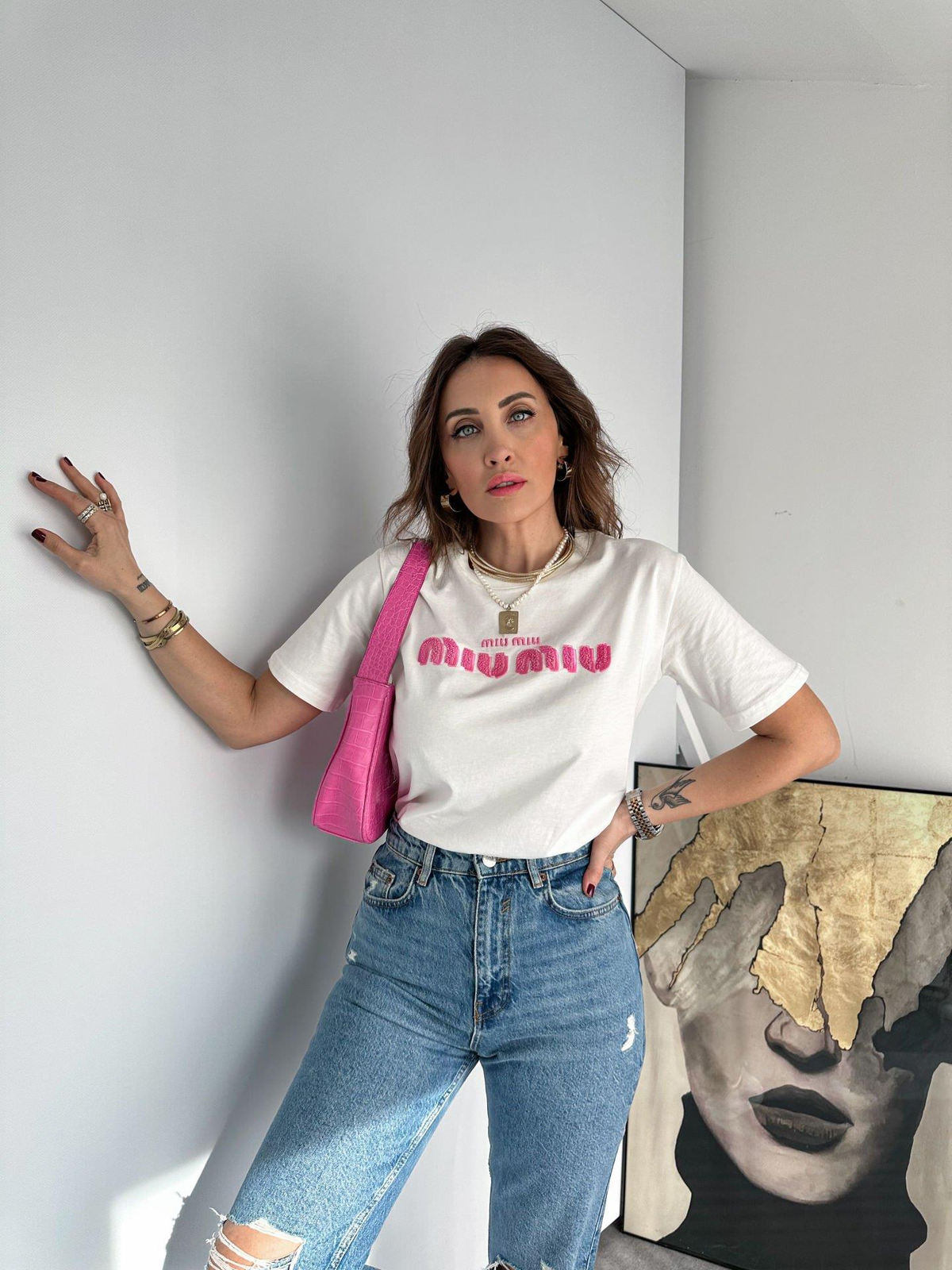Beyaz Miu Kabartma Yazılı Tshirt