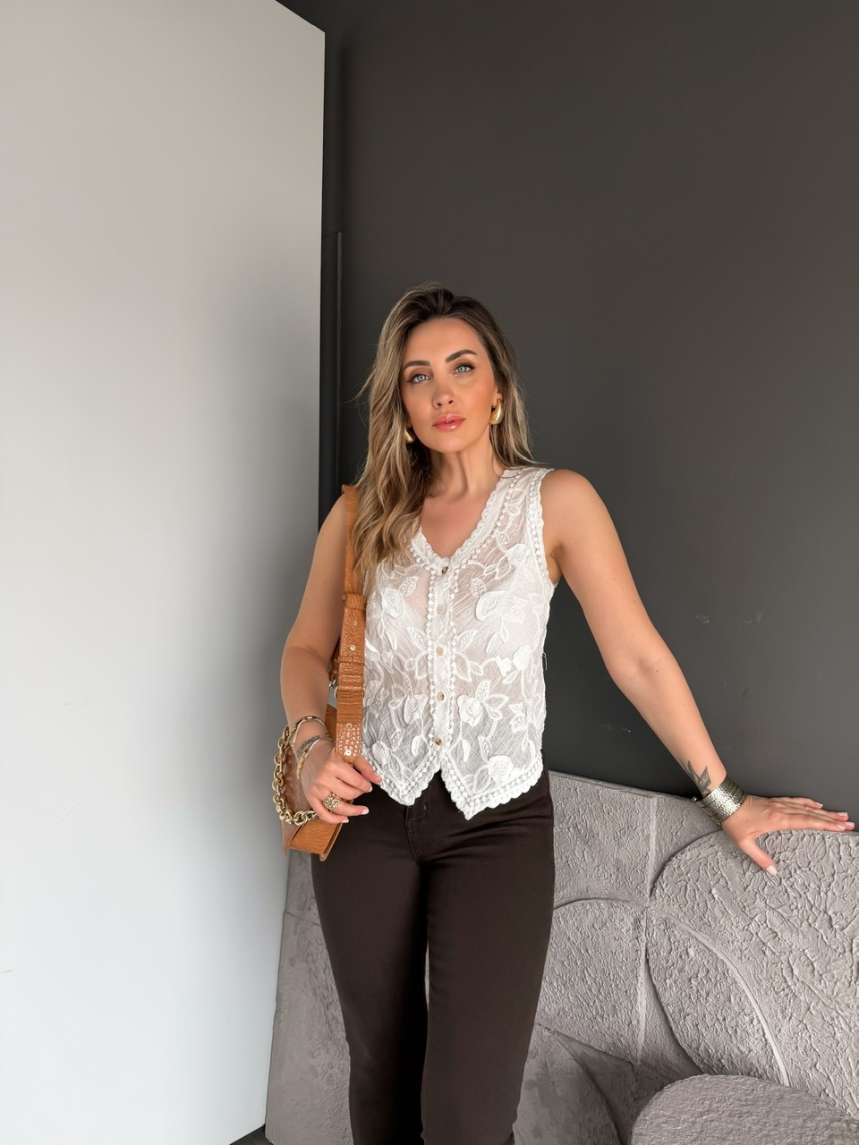 Beyaz Nakışlı Fistolu Yelek