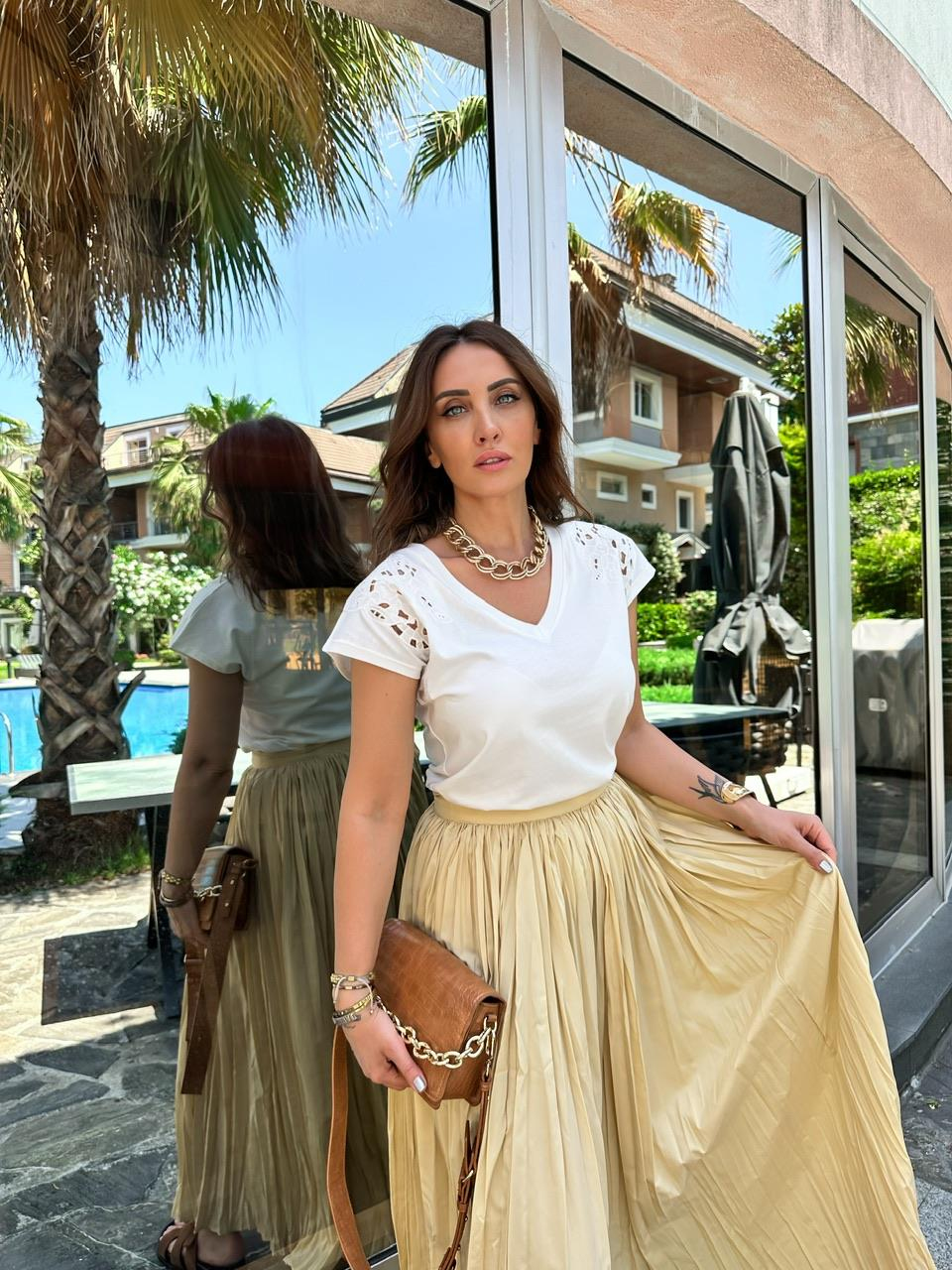 Beyaz Omuzları Fistolu Orijinal Tshirt