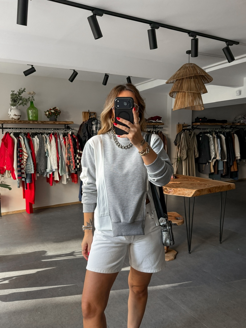 Beyaz Paraşüt Garnili Sweatshirt