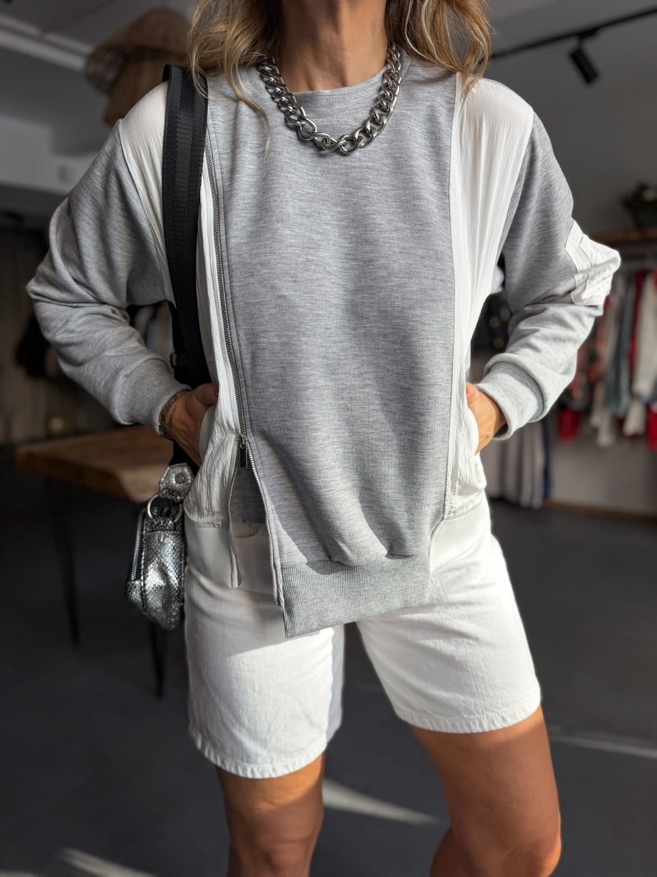 Beyaz Paraşüt Garnili Sweatshirt