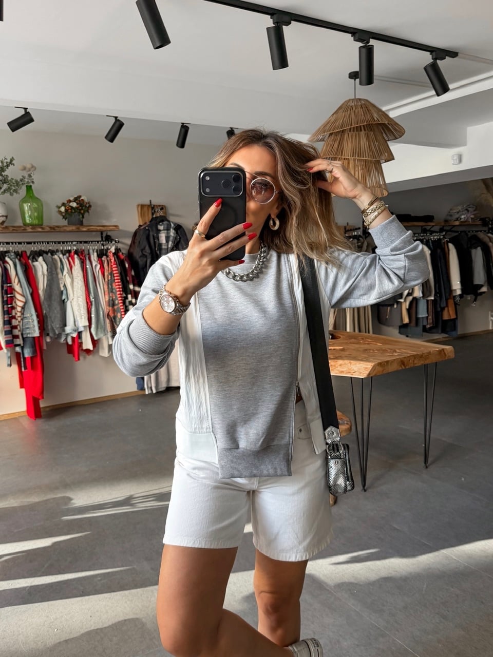 Beyaz Paraşüt Garnili Sweatshirt