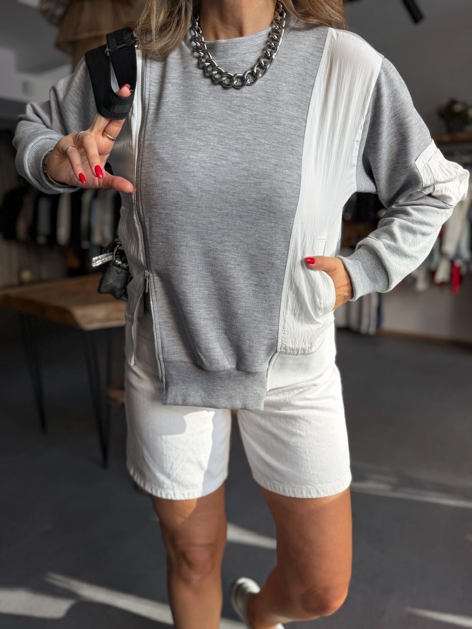Beyaz Paraşüt Garnili Sweatshirt