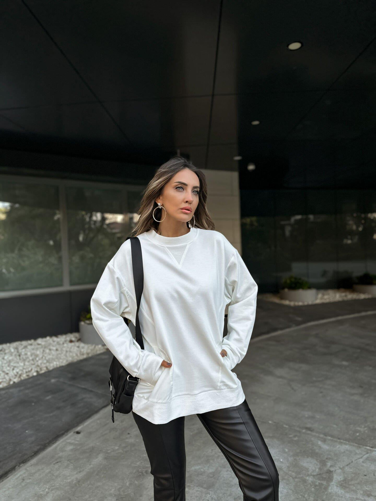 Beyaz Paraşüt Parçalı Sweatshirt