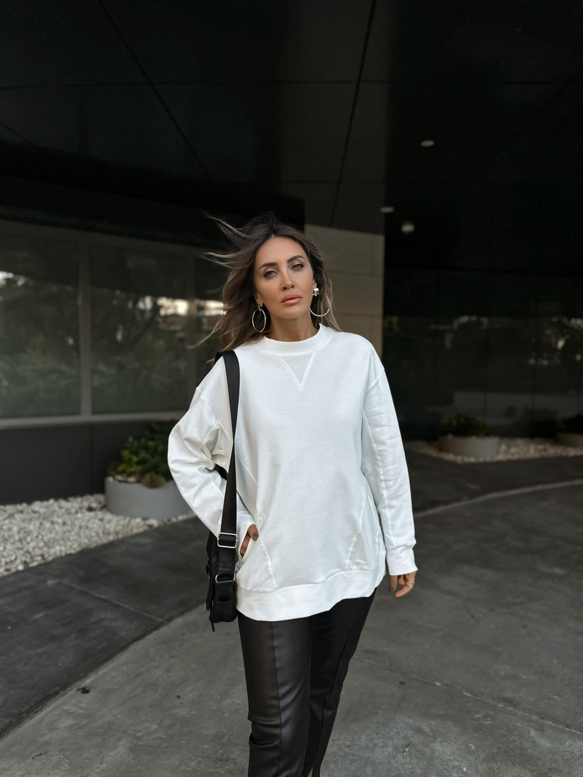 Beyaz Paraşüt Parçalı Sweatshirt