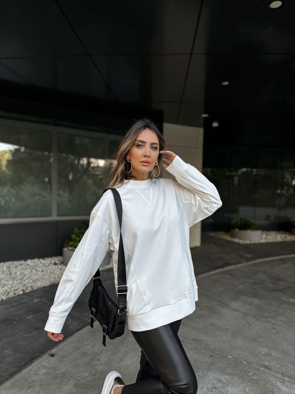 Beyaz Paraşüt Parçalı Sweatshirt