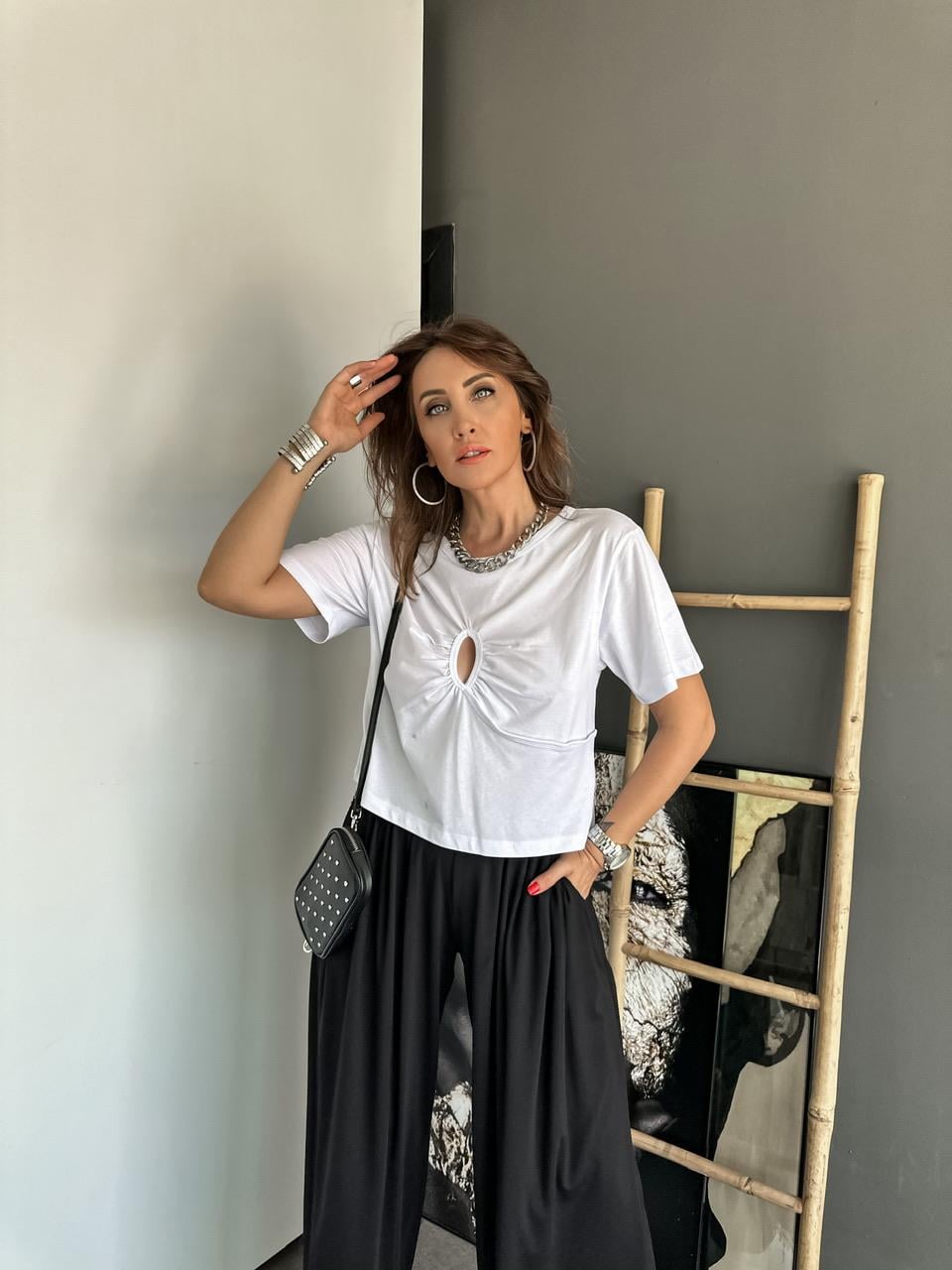 Beyaz Pencere Detaylı Cotton Tshirt