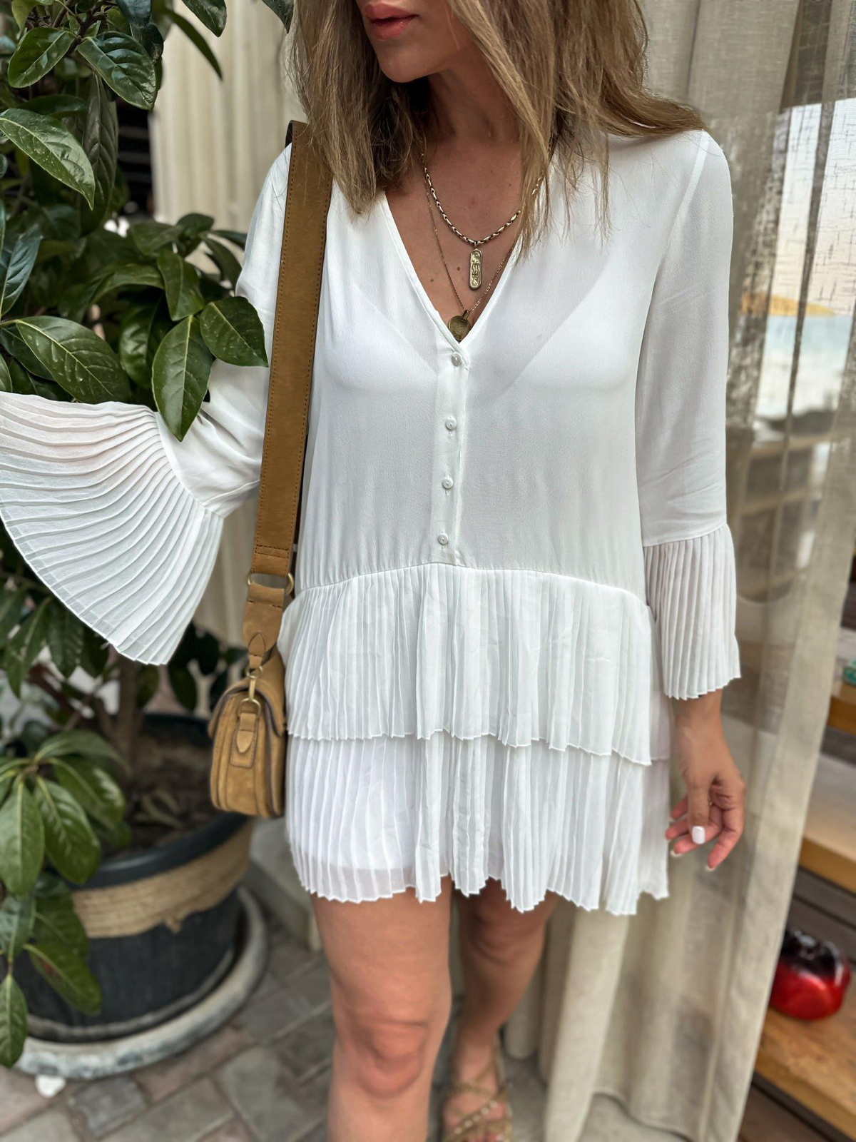 Beyaz Pili Detaylı Şifon Bluz