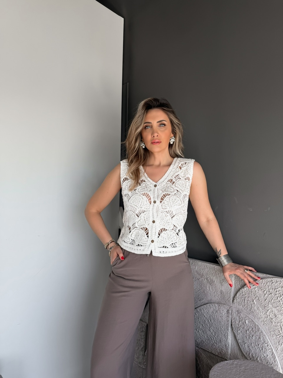 Beyaz Pullu Yaprak Desen Merserize Yelek