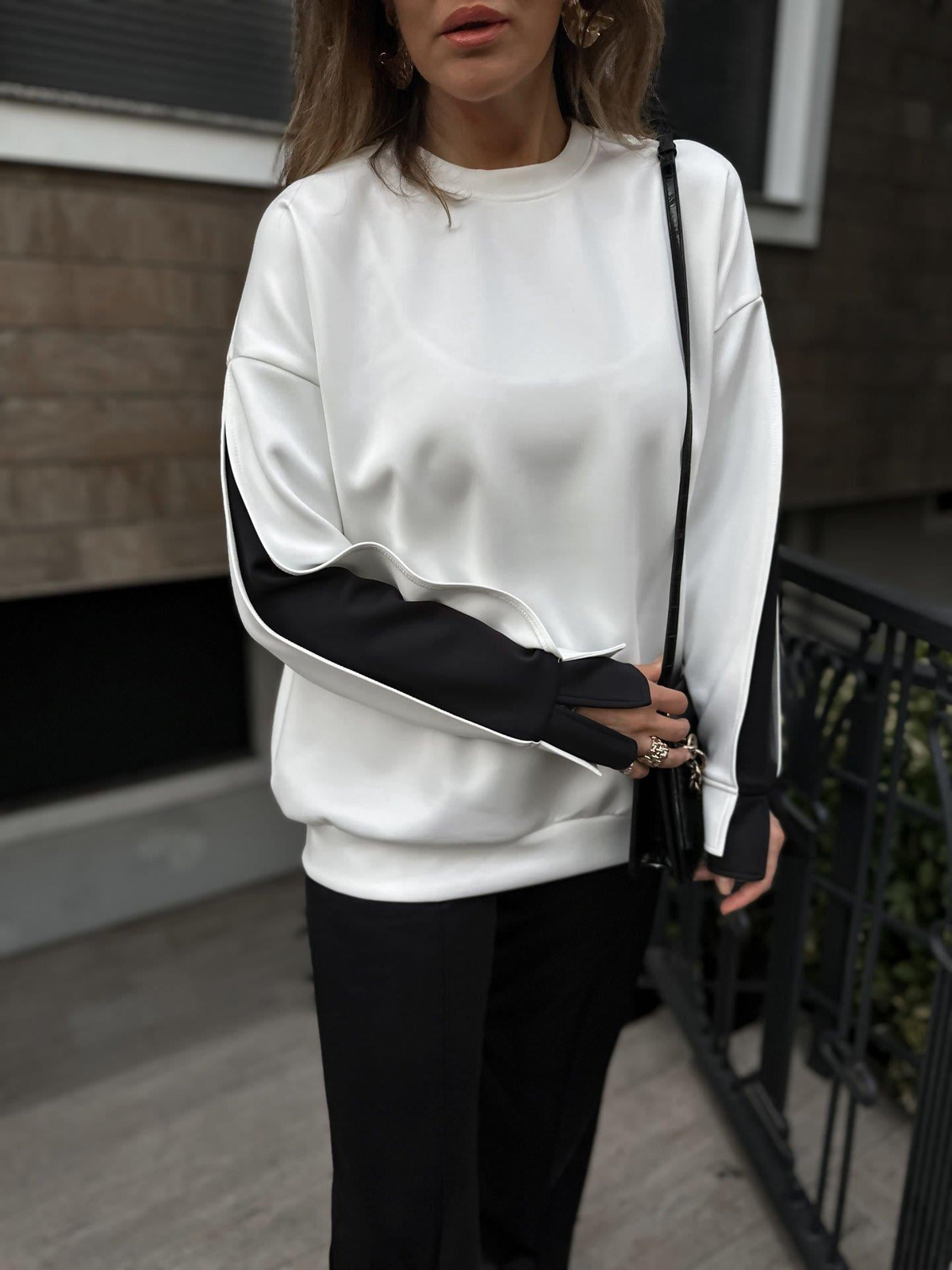Beyaz Scuba Tasarım Kollu Sweatshirt