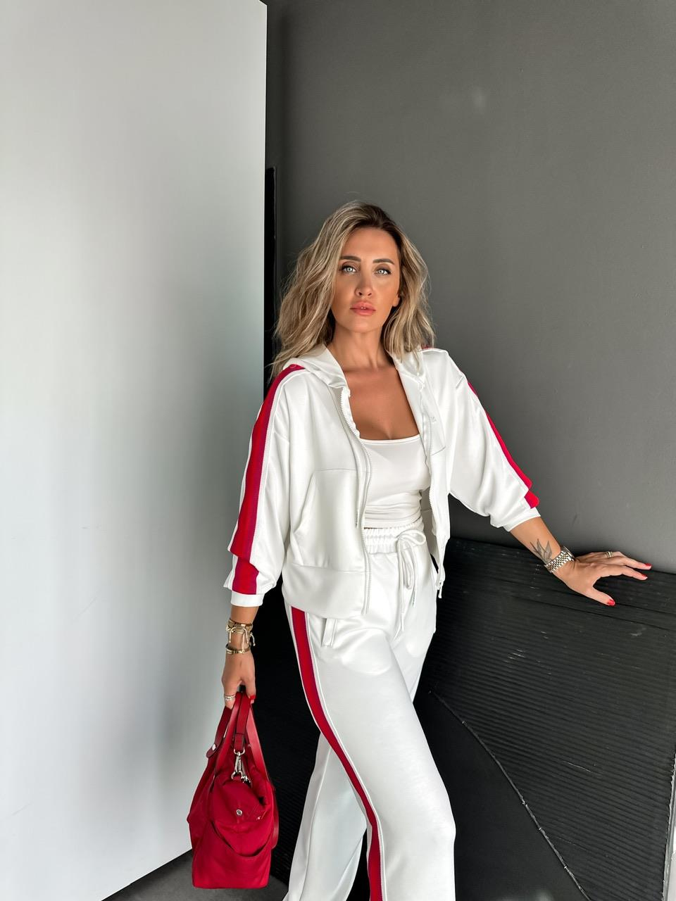 Beyaz Şeritli Marka Model Takım