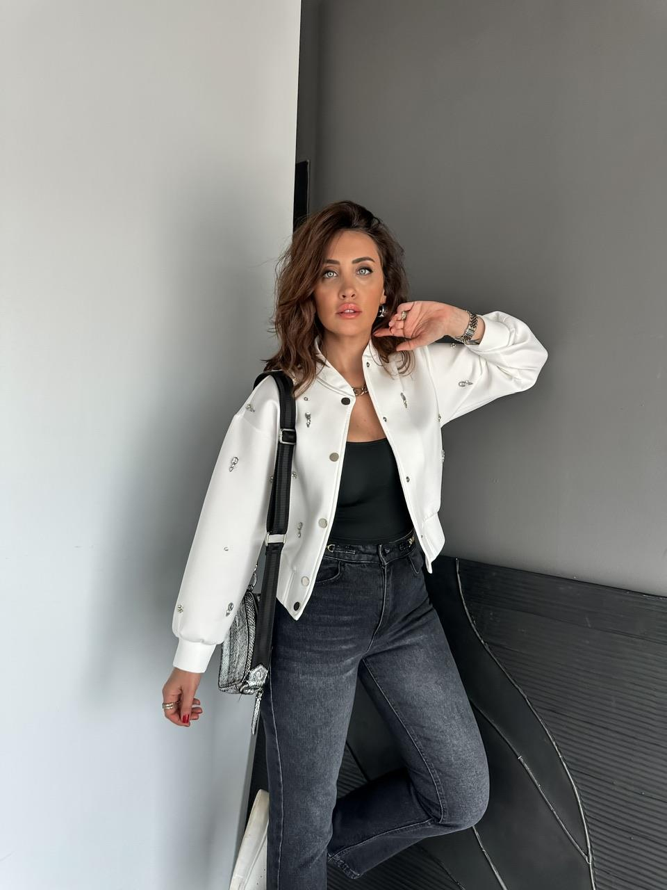 Beyaz Serpme Taşlı Scuba Tasarım Ceket