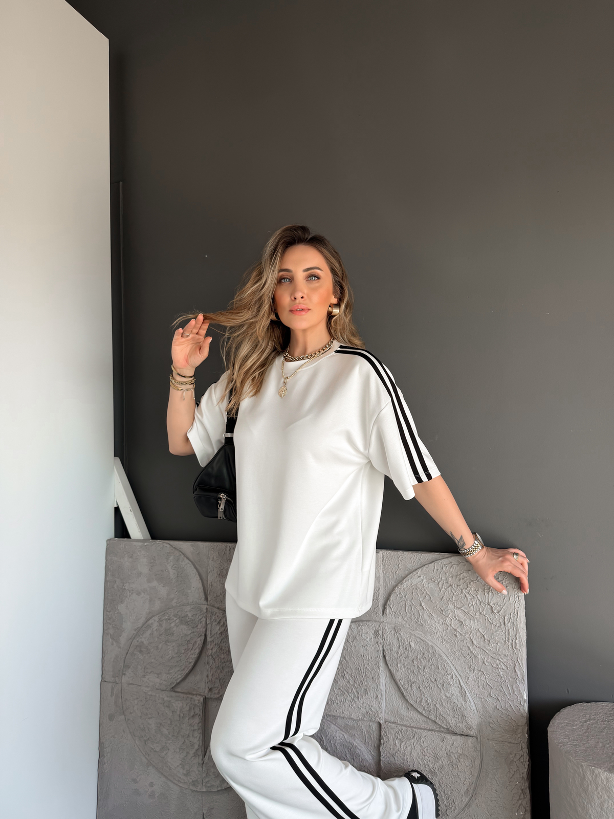 Beyaz Siyah Biyeli Modal Basic Takım