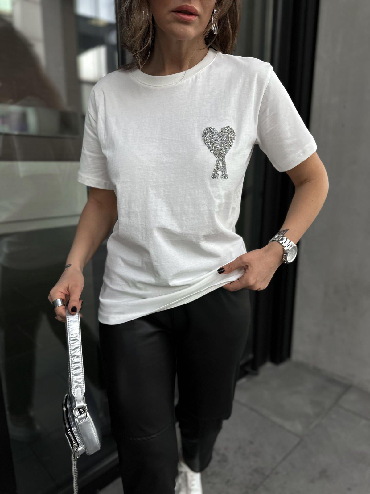 Beyaz Taşlı Kalpli  Tshirt