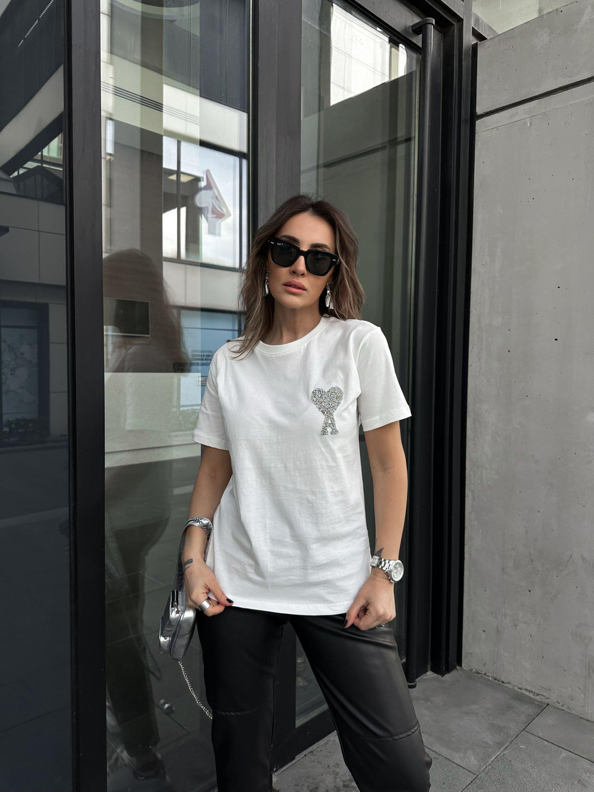 Beyaz Taşlı Kalpli  Tshirt