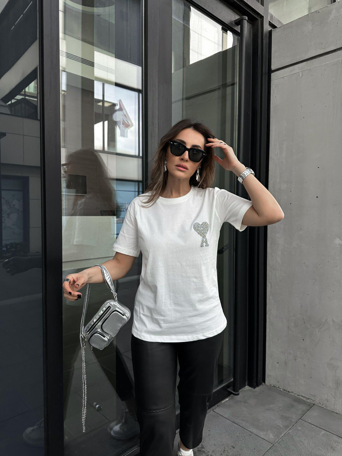 Beyaz Taşlı Kalpli  Tshirt