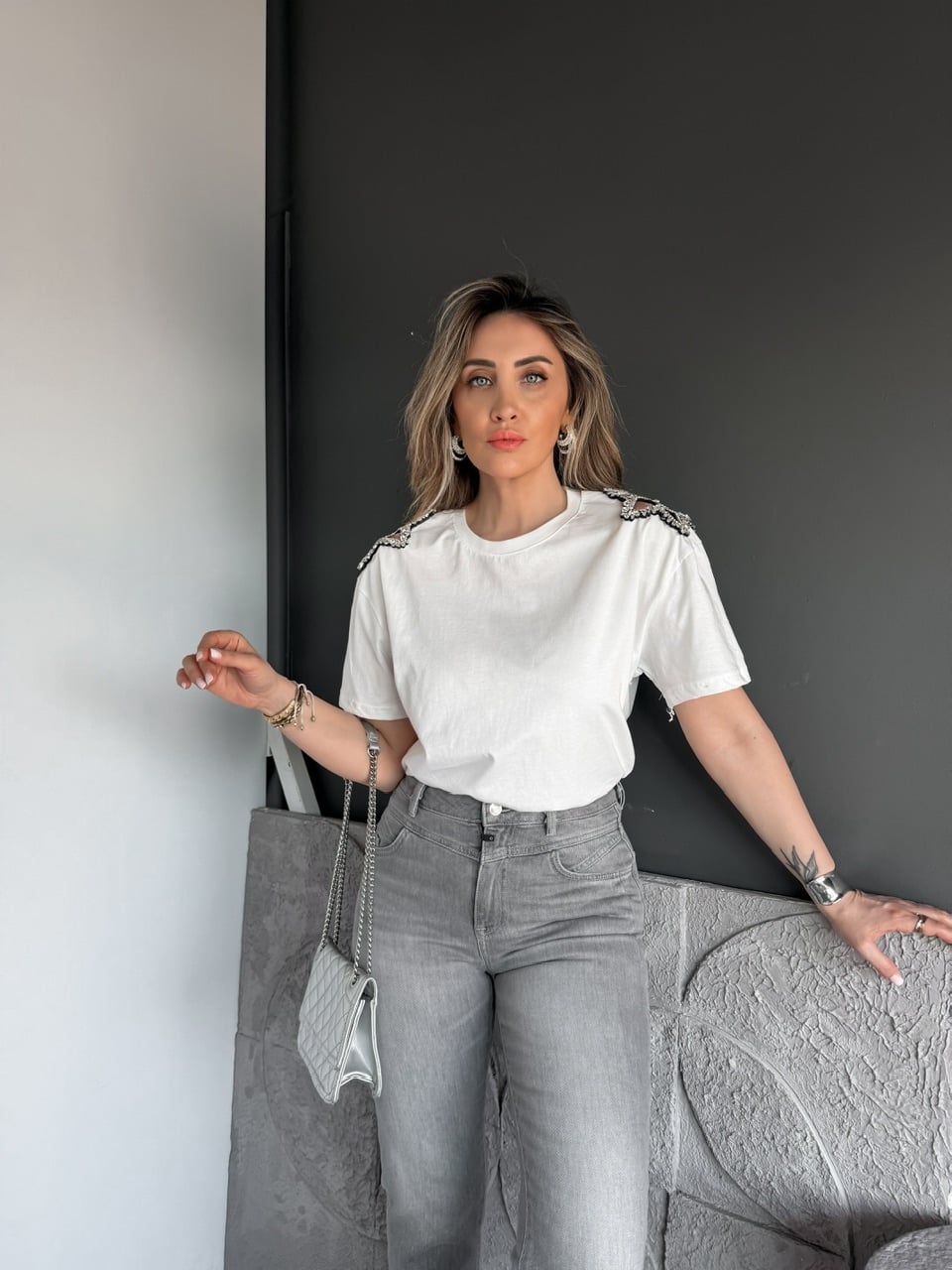 Beyaz Taşlı Yıldızlı Tshirt