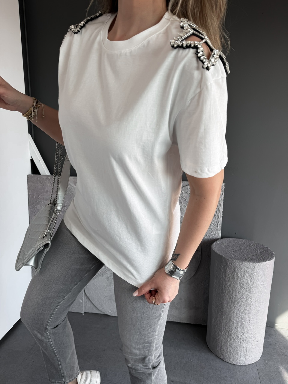 Beyaz Taşlı Yıldızlı Tshirt