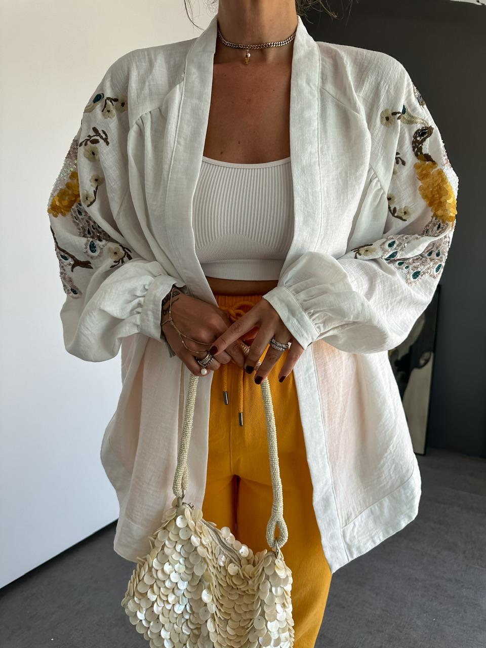 Beyaz  Tavus Kuşu İşlemeli Keten Kimono