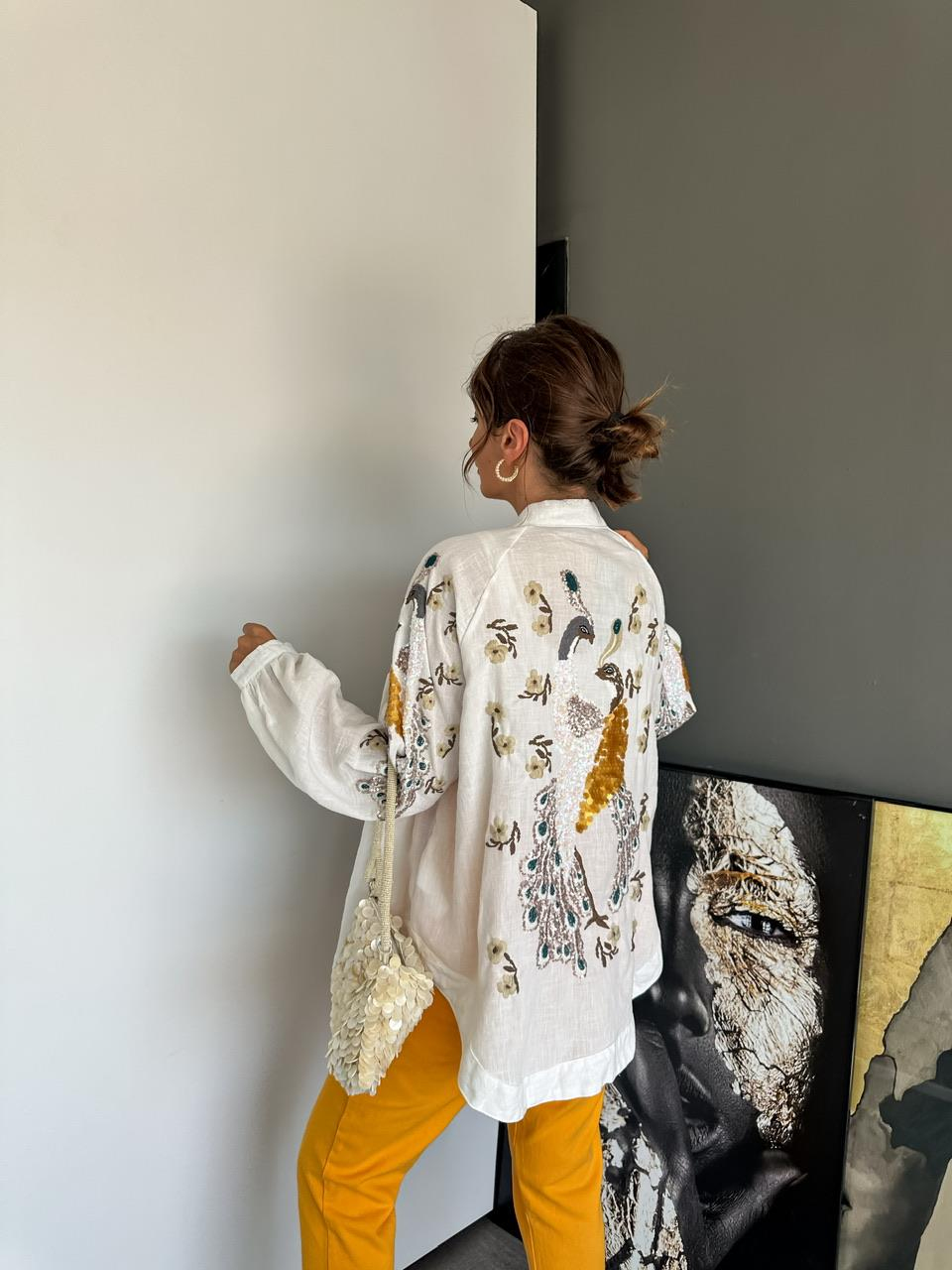 Beyaz  Tavus Kuşu İşlemeli Keten Kimono