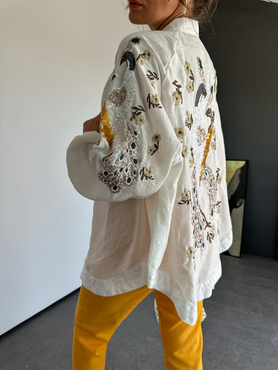 Beyaz  Tavus Kuşu İşlemeli Keten Kimono