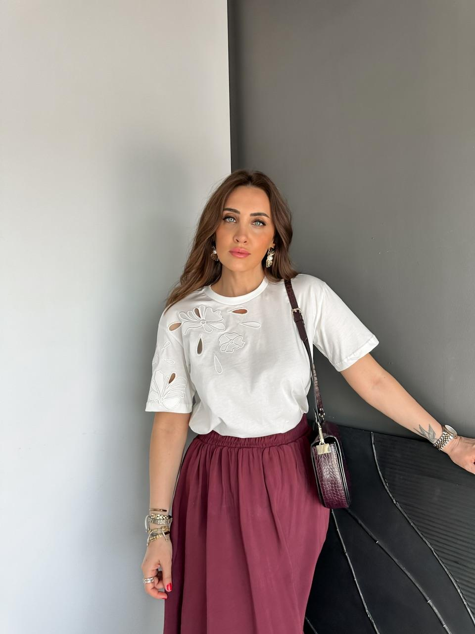 Beyaz Tek Omzu Nakışlı Tshirt