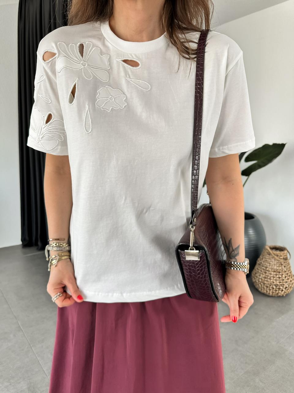 Beyaz Tek Omzu Nakışlı Tshirt