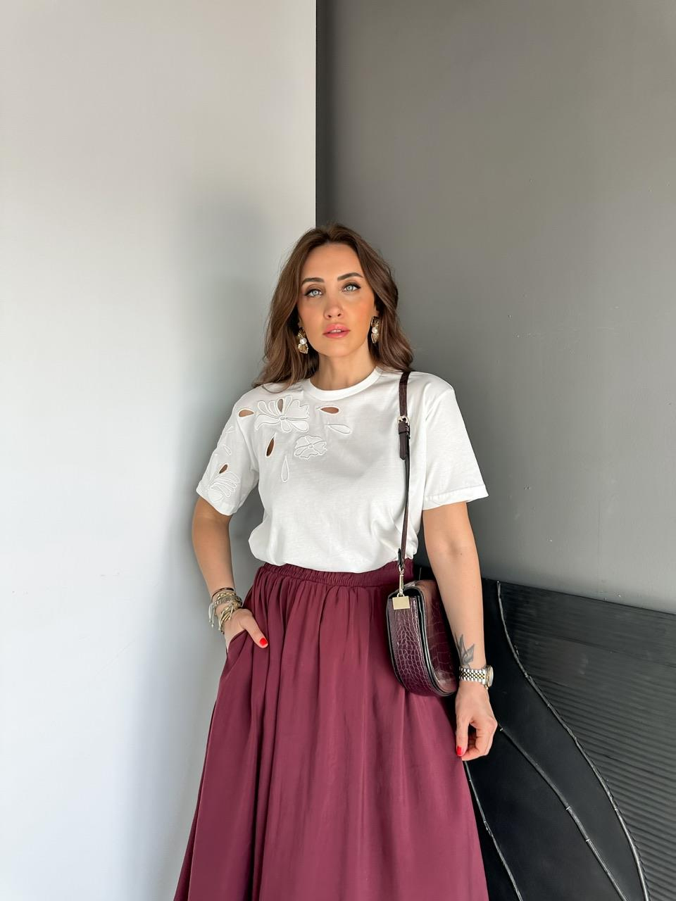 Beyaz Tek Omzu Nakışlı Tshirt