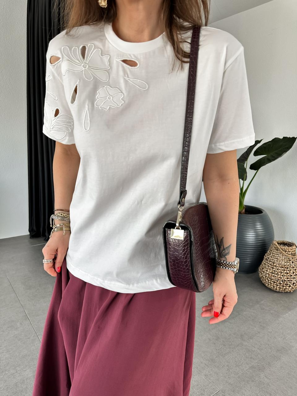 Beyaz Tek Omzu Nakışlı Tshirt