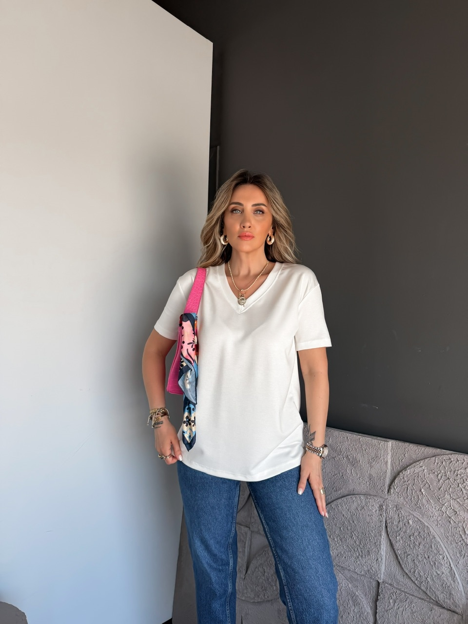 Beyaz V Yaka Modal Basic Tshirt
