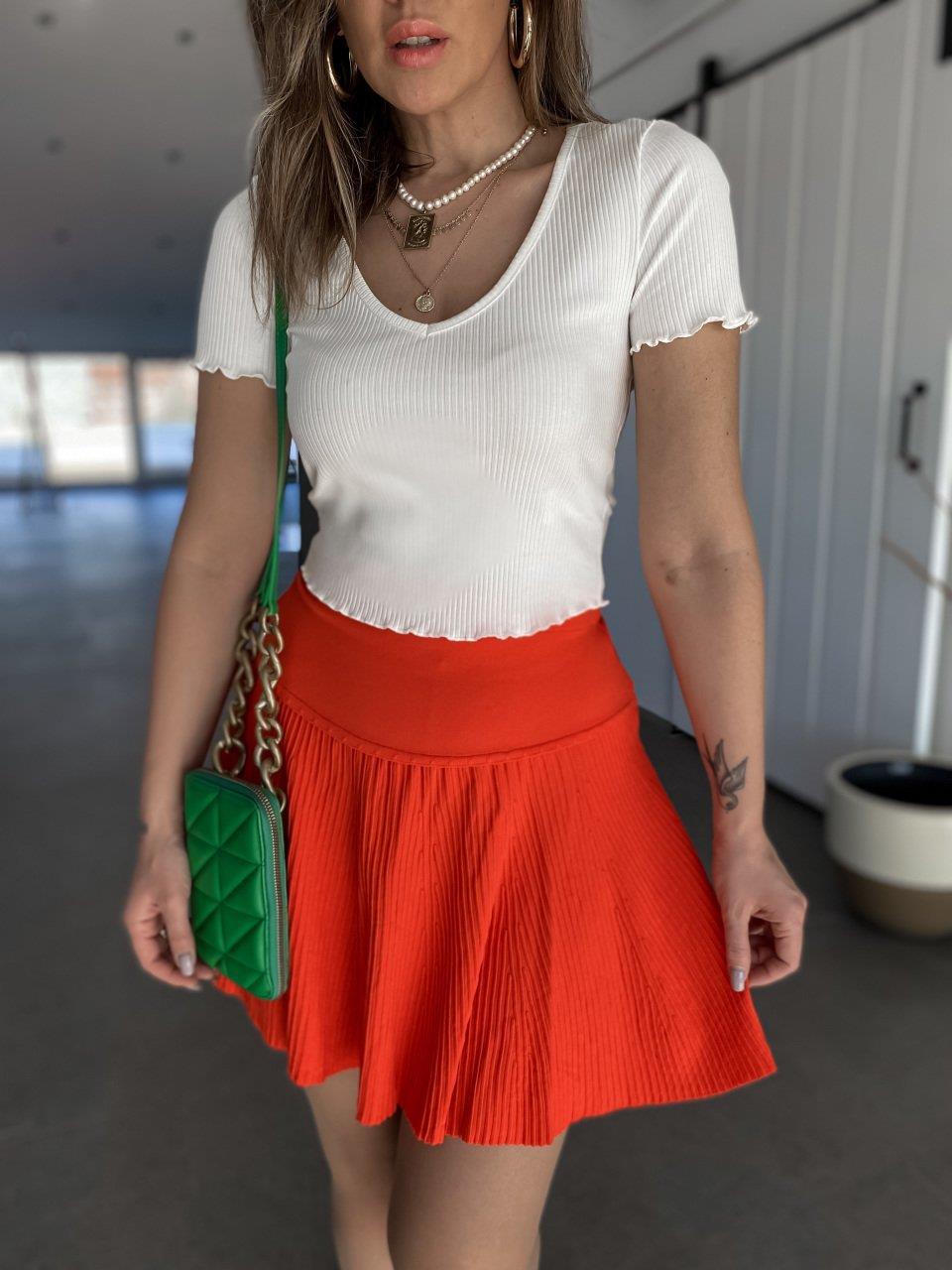 Beyaz V Yaka Volanlı Crop