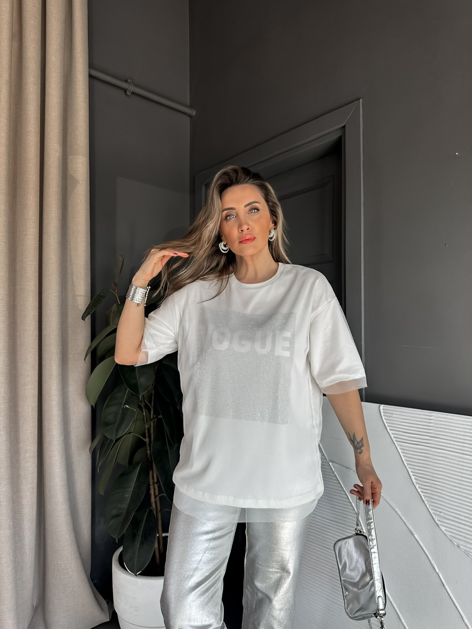 Beyaz Vogue Simli Tüllü Tshirt