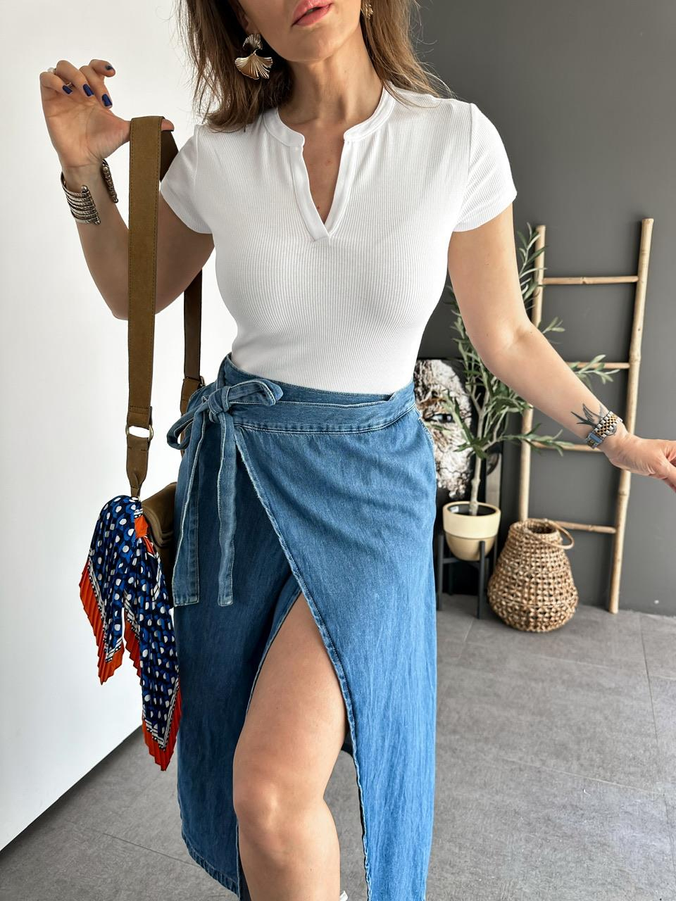 Beyaz Yaka Detaylı Cotton Tshirt