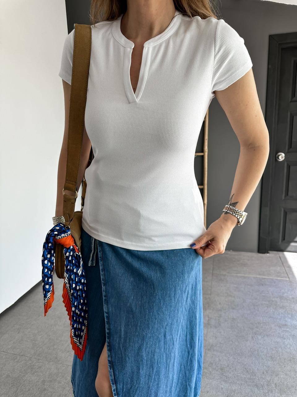 Beyaz Yaka Detaylı Cotton Tshirt