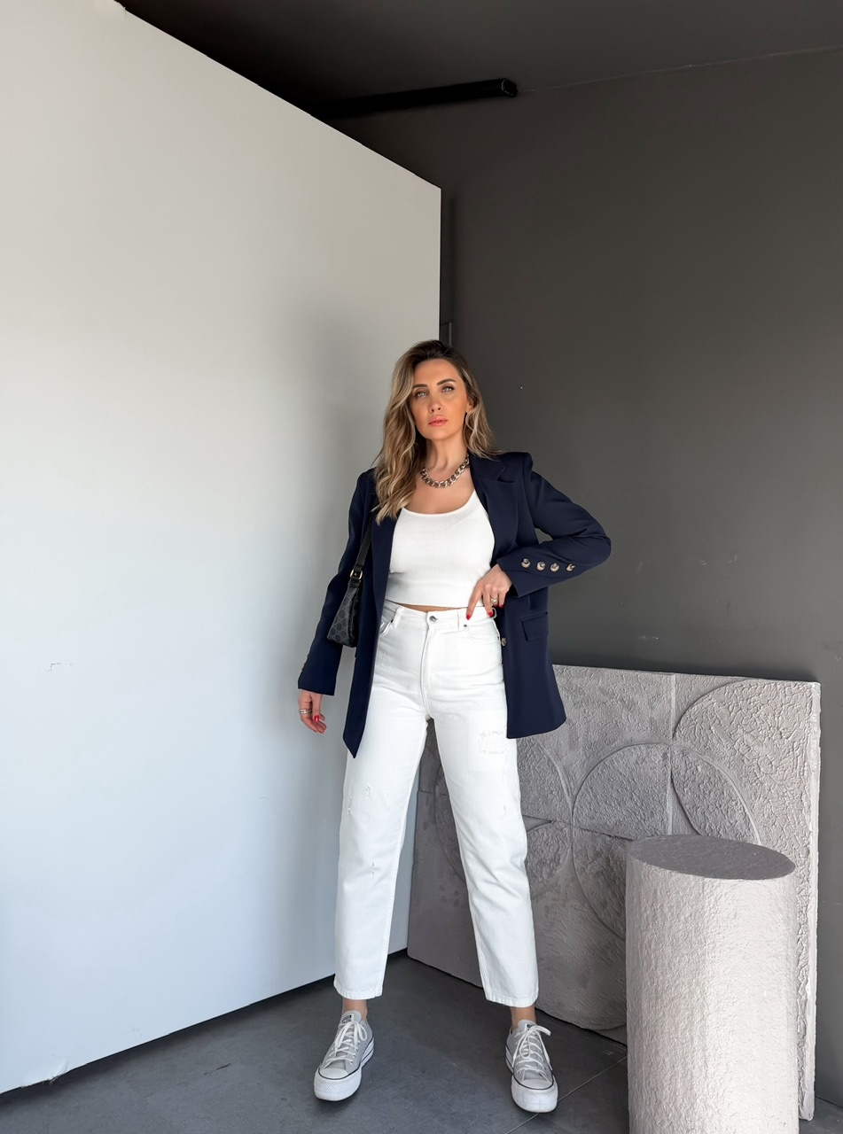 Beyaz Yırtık Parçalı Mom Jean
