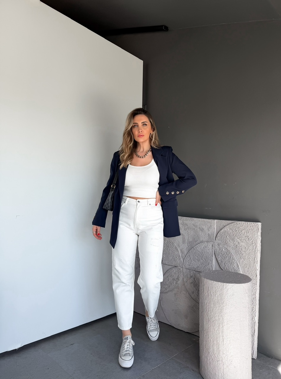 Beyaz Yırtık Parçalı Mom Jean