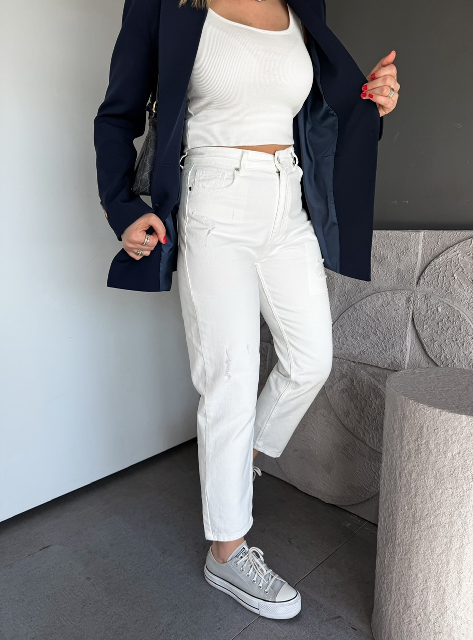 Beyaz Yırtık Parçalı Mom Jean