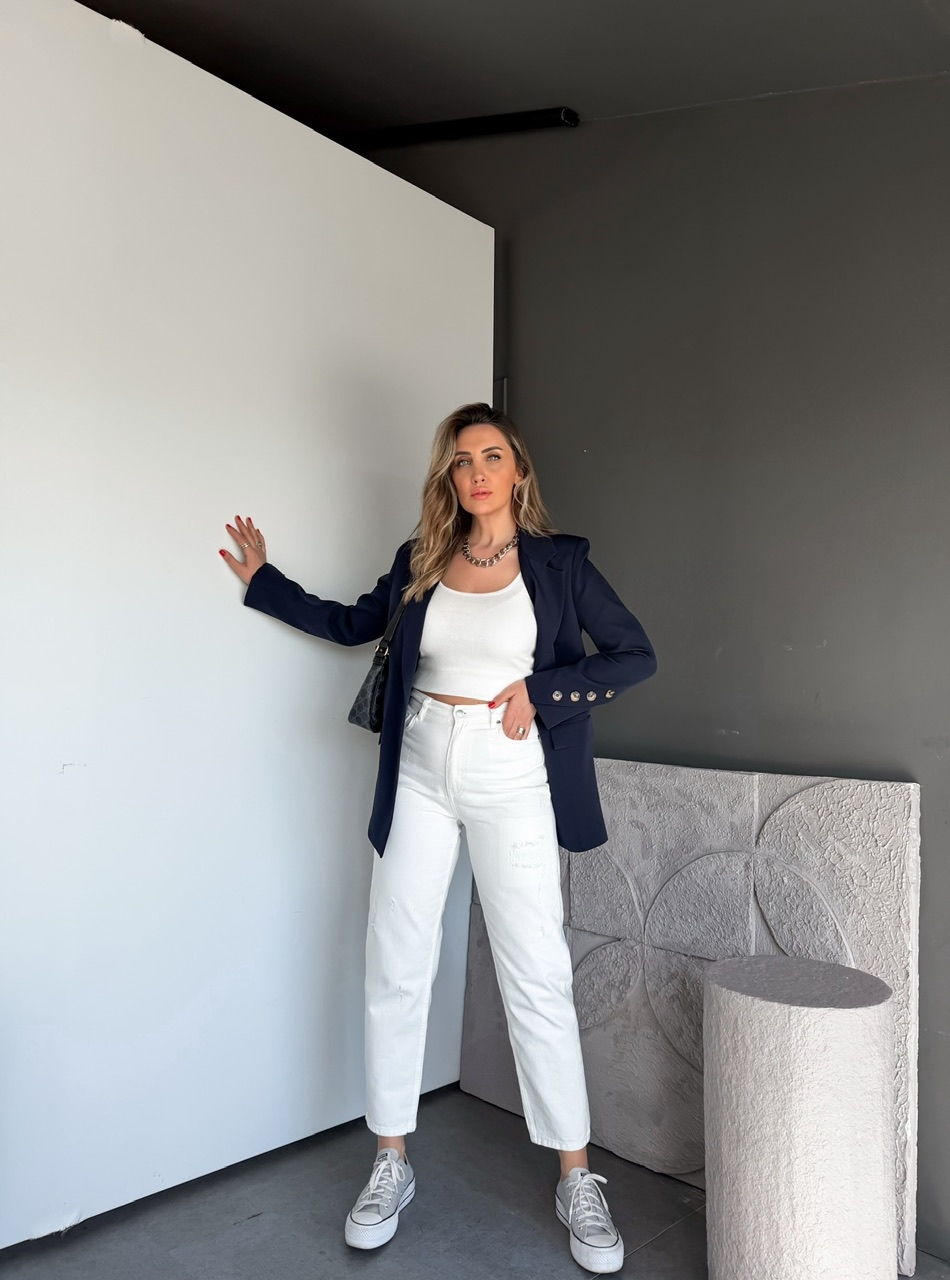 Beyaz Yırtık Parçalı Mom Jean