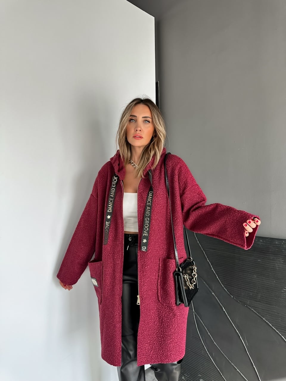 Bordo Kapşonlu Dance Yazılı Kaban