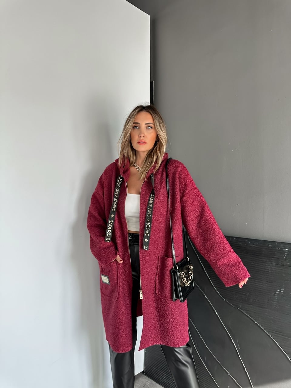 Bordo Kapşonlu Dance Yazılı Kaban