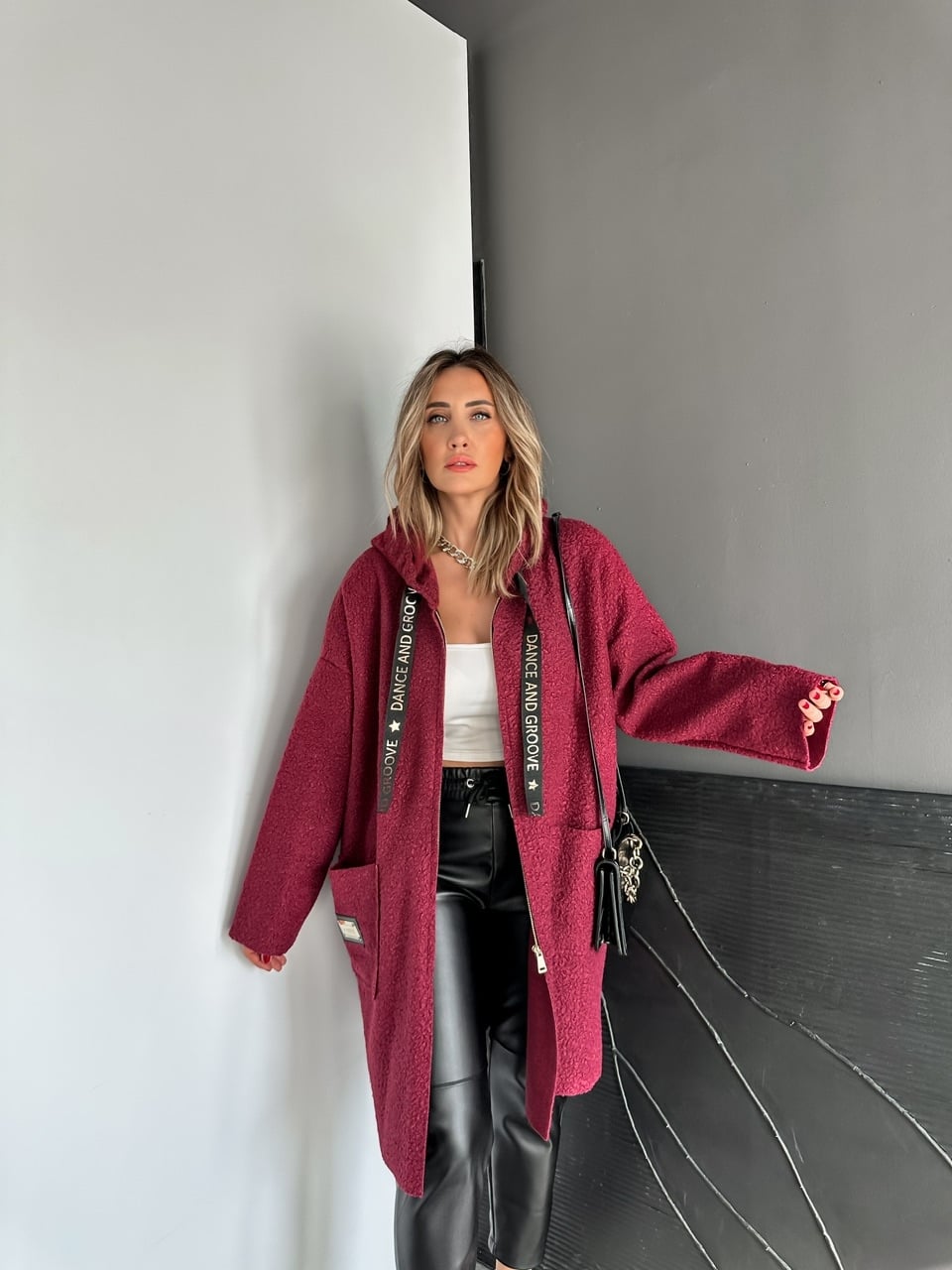 Bordo Kapşonlu Dance Yazılı Kaban