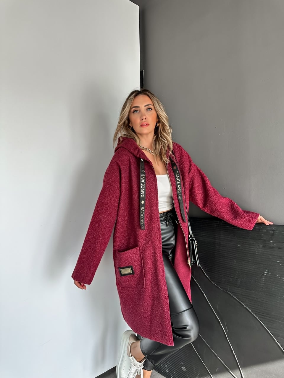 Bordo Kapşonlu Dance Yazılı Kaban