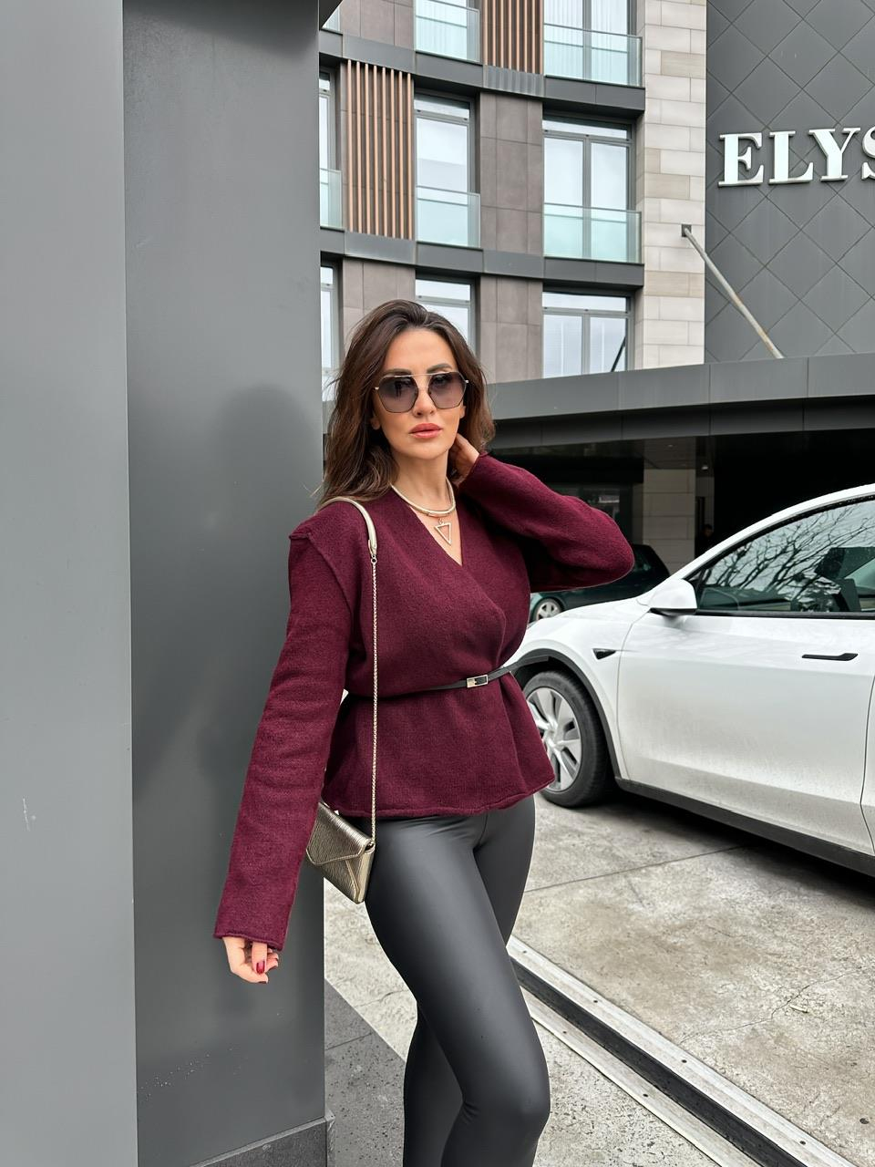 Bordo Kemerli Şık Hırka