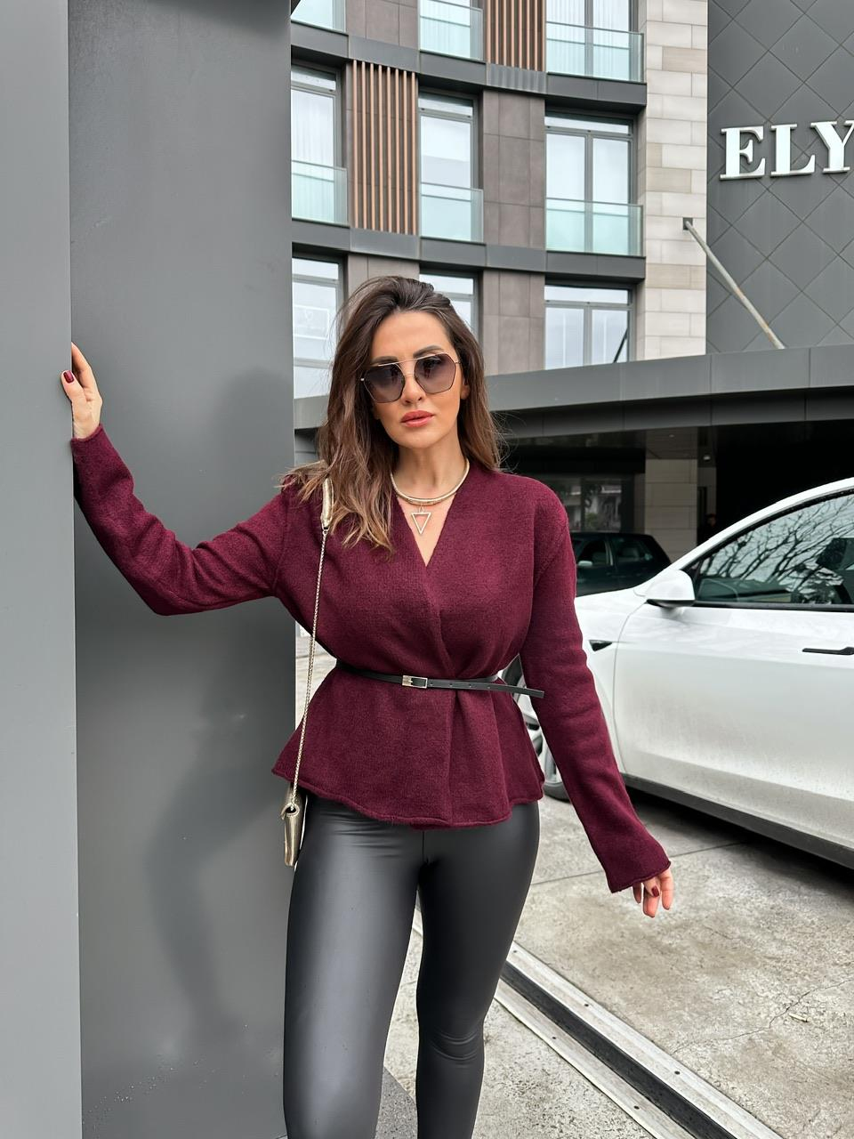 Bordo Kemerli Şık Hırka