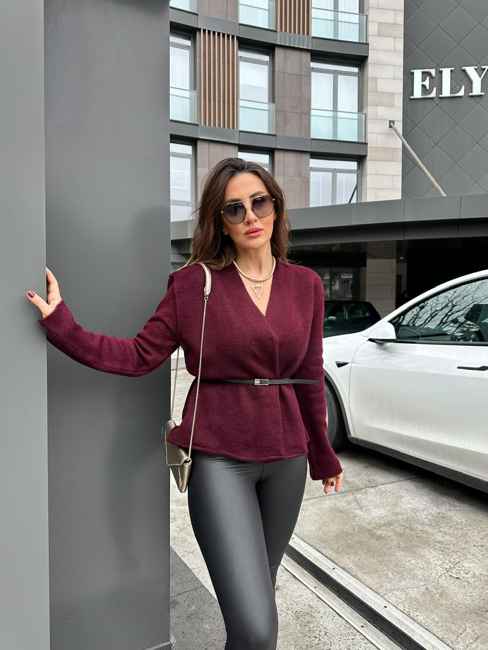 Bordo Kemerli Şık Hırka