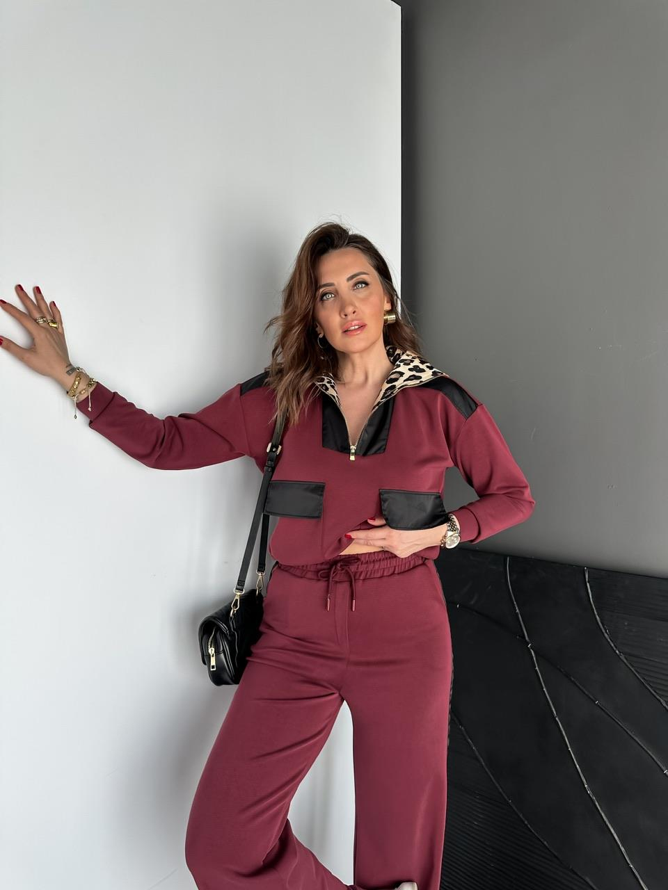 Bordo Leopar Detaylı Yakası Fermuarlı Takım