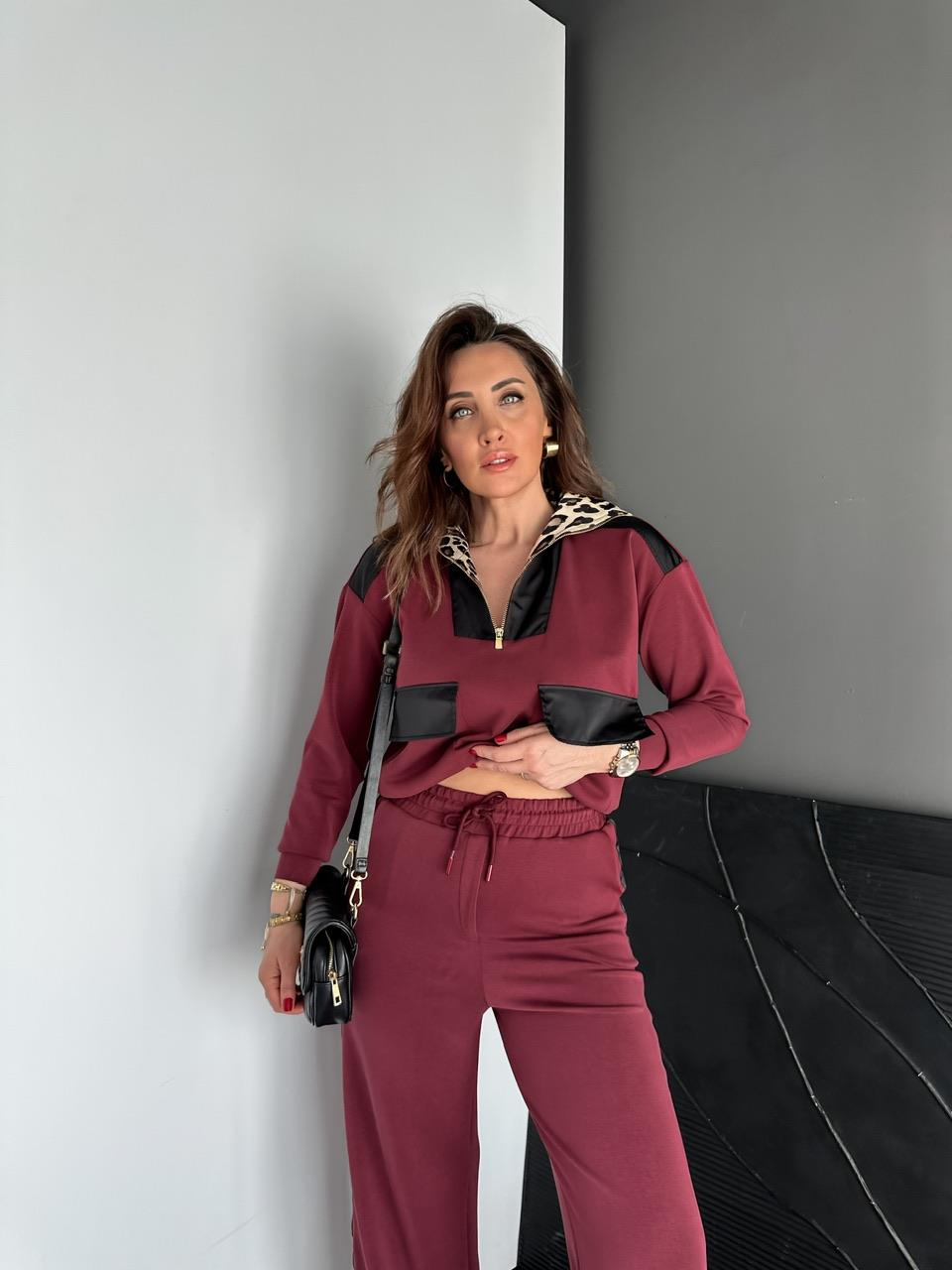 Bordo Leopar Detaylı Yakası Fermuarlı Takım